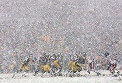 NFL-game-heavy-snow-800x547.jpg