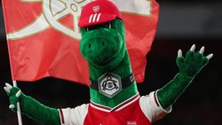 skysports-gunnersaurus-arsenal_5119504.jpg